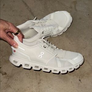 On cloud Running shoes